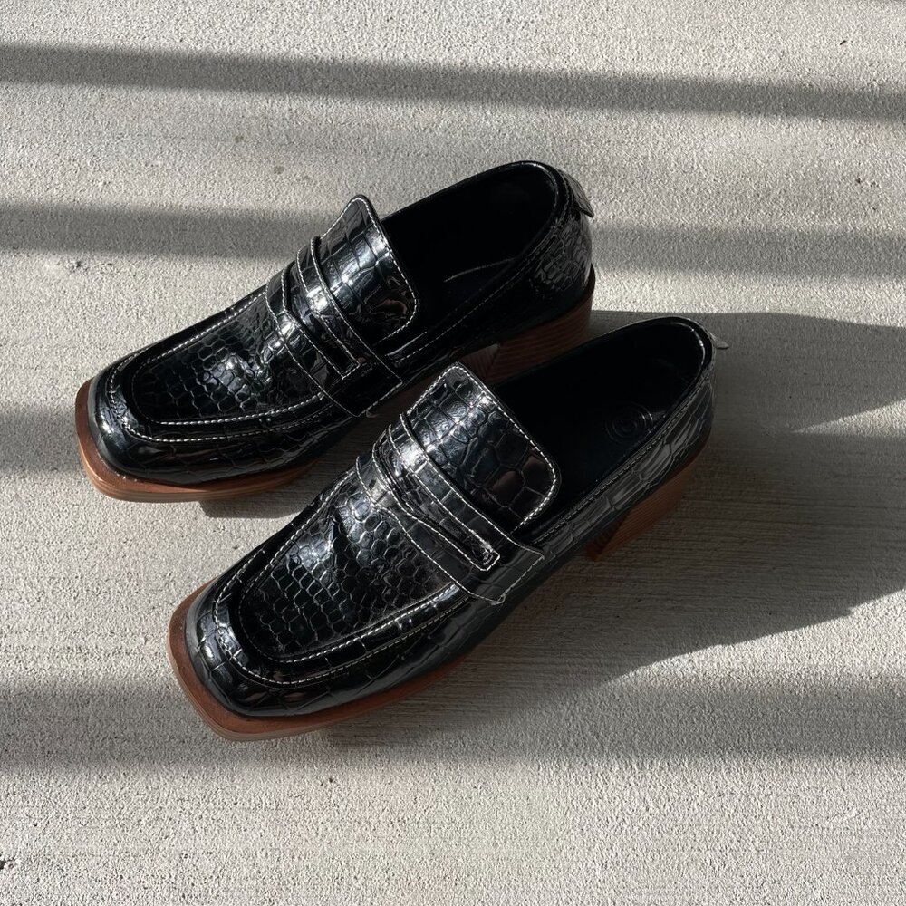 Urban Outfitters Lucy Croc Loafer - Picture 6 of 7